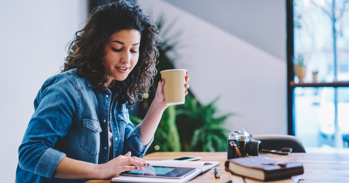 Business woman learning more about SaaS metrics